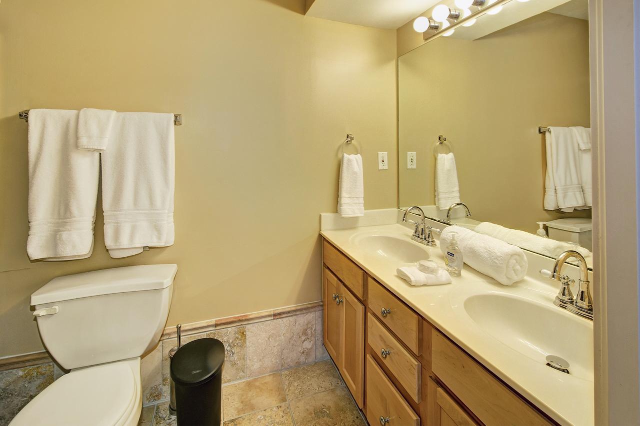 Restaurant Row Townhouse 2 King Bedrooms Louisville Exterior foto